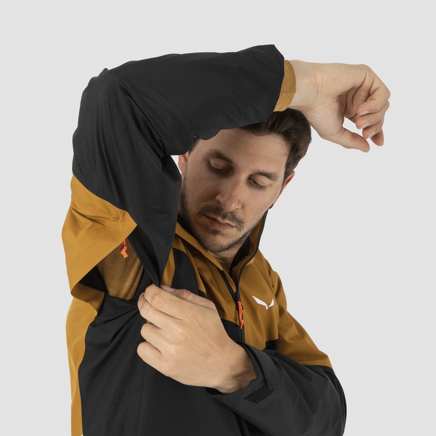 63098